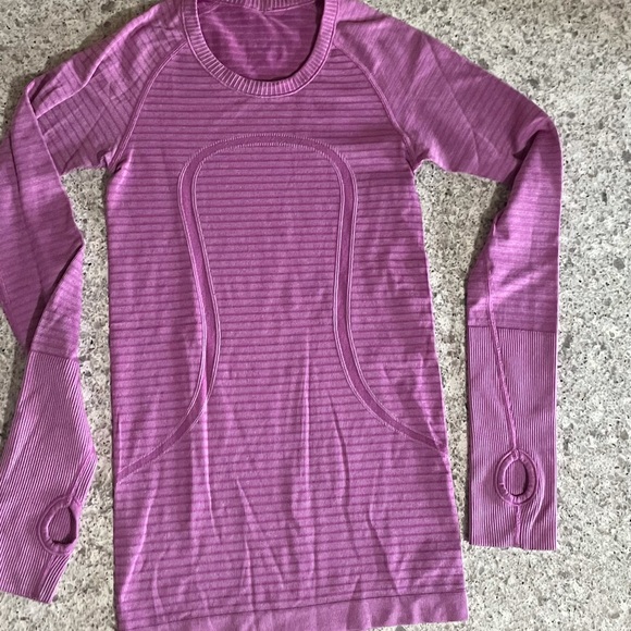 Lululemon size 4 lot - Picture 3 of 4